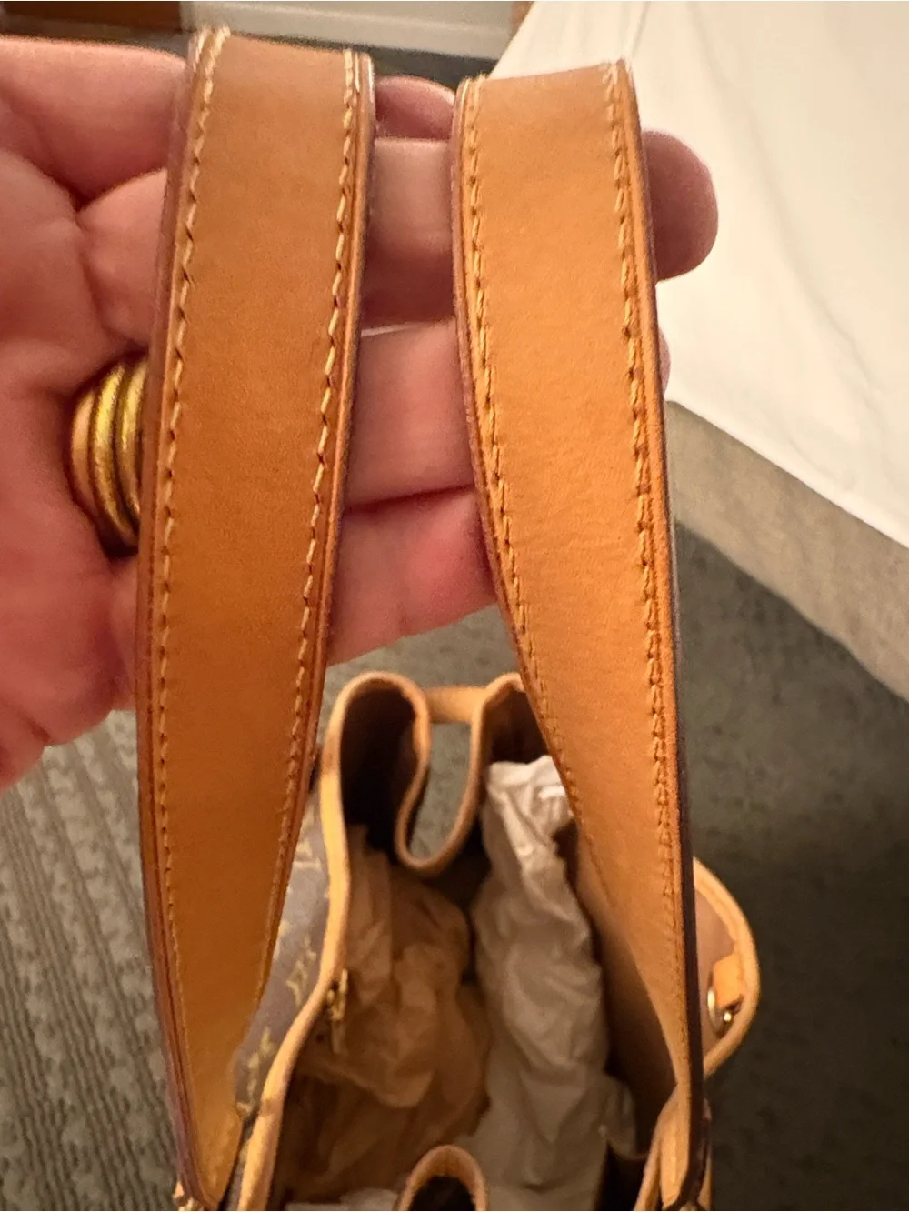 Authentic Louis Vuitton Batignolles Monogram Canvas Shoulder Bag